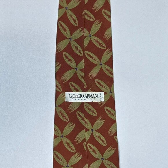 Giorgio Armani "Cravatte" Crepe de Chine 3.75" Wide Floral Silk Tie - Picture 8 of 8